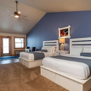 Lakeside Lodge Family Room